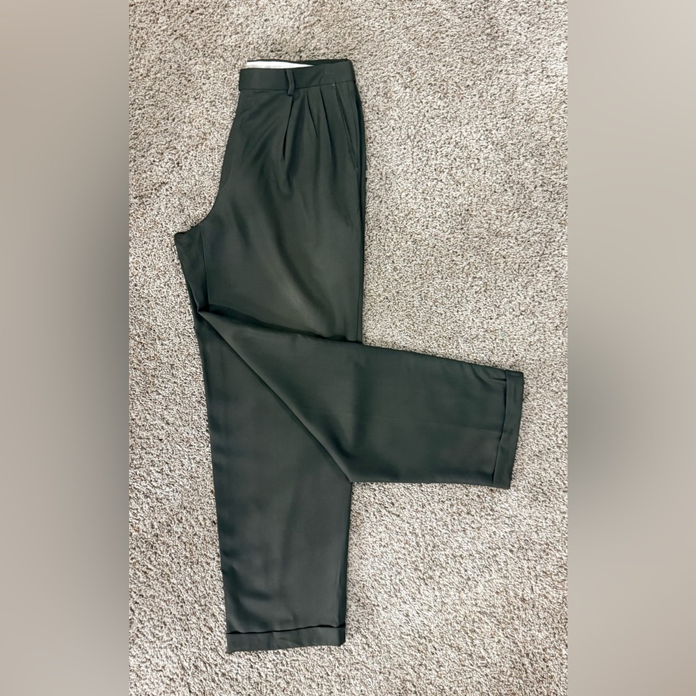 Vintage Men’s Monsieur by Givenchy Olive Green Pleated Cuffed Dress Slacks!